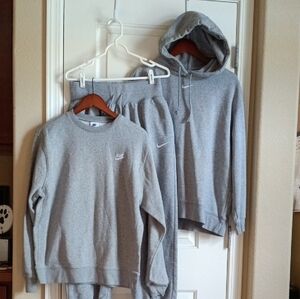 Bundle Nike Heather Gray Sweatpants (M),Crew neck (M), Hoodie (S).
